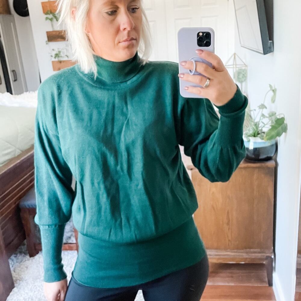 Bogner | Vintage Women’s Hunter Green Turtleneck Wool Sweater Pullover Hong Kong